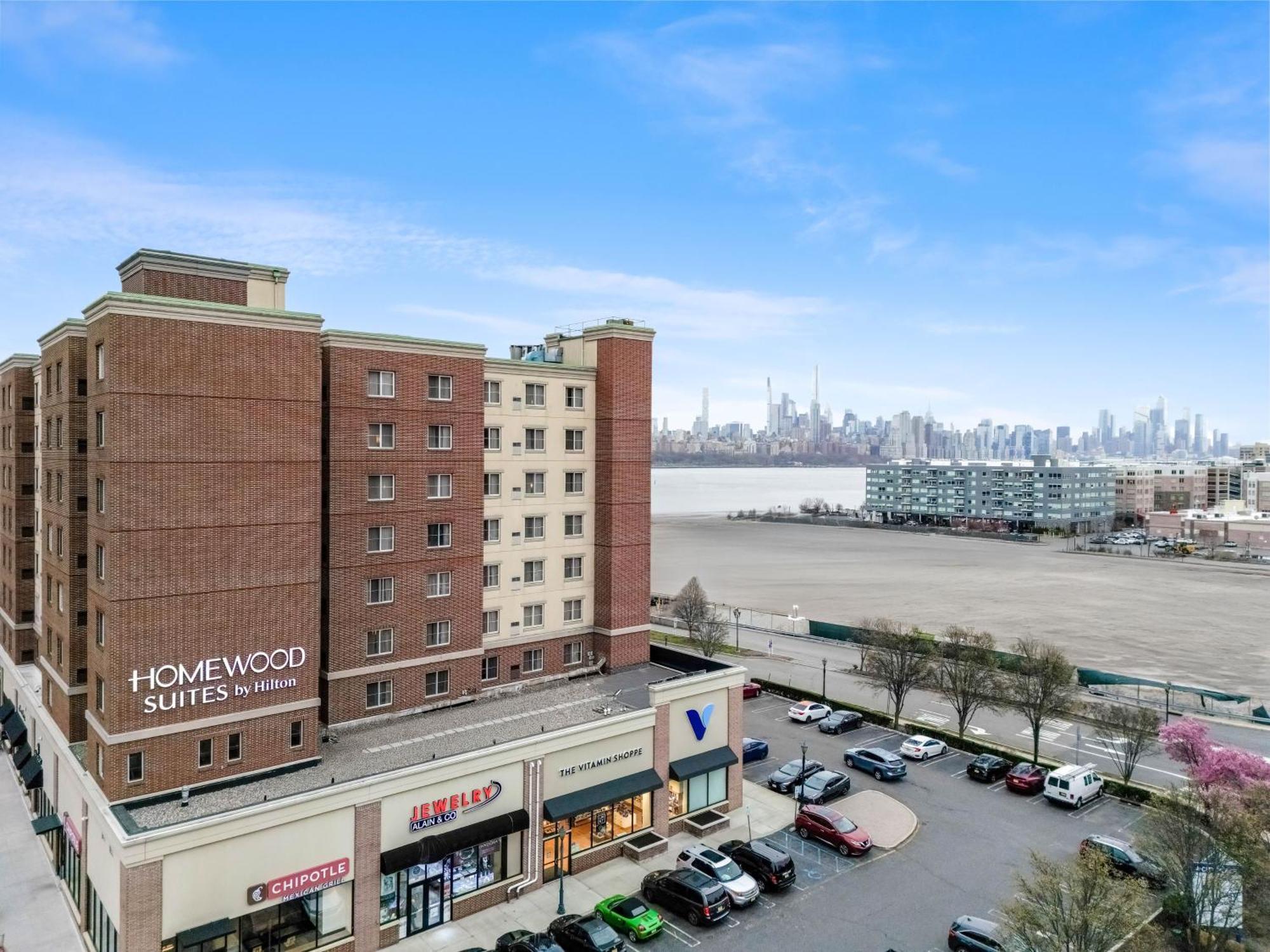 Homewood Suites By Hilton Edgewater-Nyc Area Exterior photo