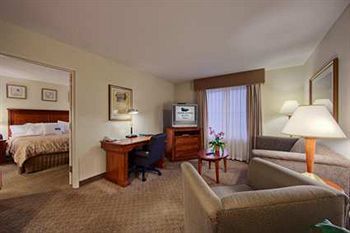 Homewood Suites By Hilton Edgewater-Nyc Area Exterior photo